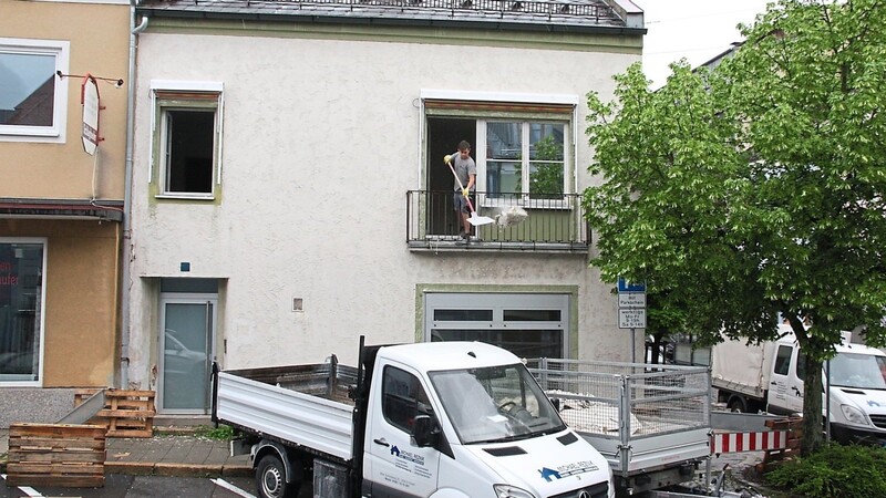 "Das Haus wäre viel zu schade zum Abreißen", ist der neue Besitzer des markanten Eckgebäudes überzeugt. Nun wird der Altbau saniert.