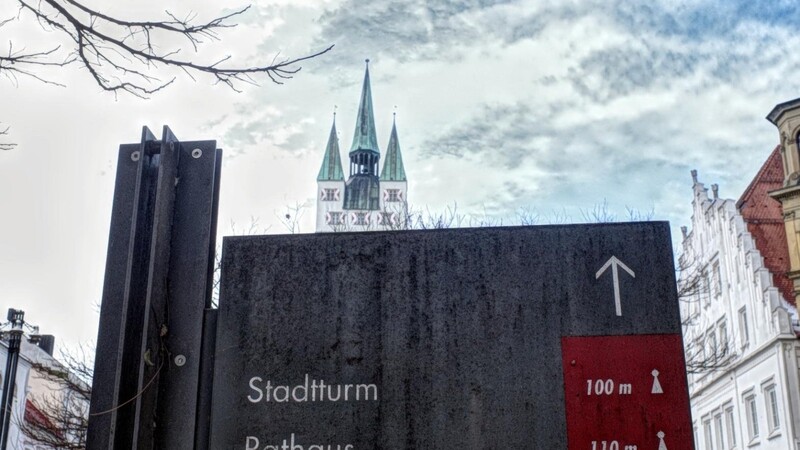 Angesichts der kritischen Corona-Lage wird jetzt verstärkt auf die Arbeit zu Hause gesetzt. Auch im Straubinger Rathaus wird an Lösungen gearbeitet.