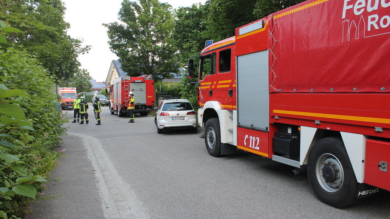 Die Feuerwehren Rottenburg, Oberotterbach und Oberhatzkofen wurden zu dem Einsatz alarmiert.