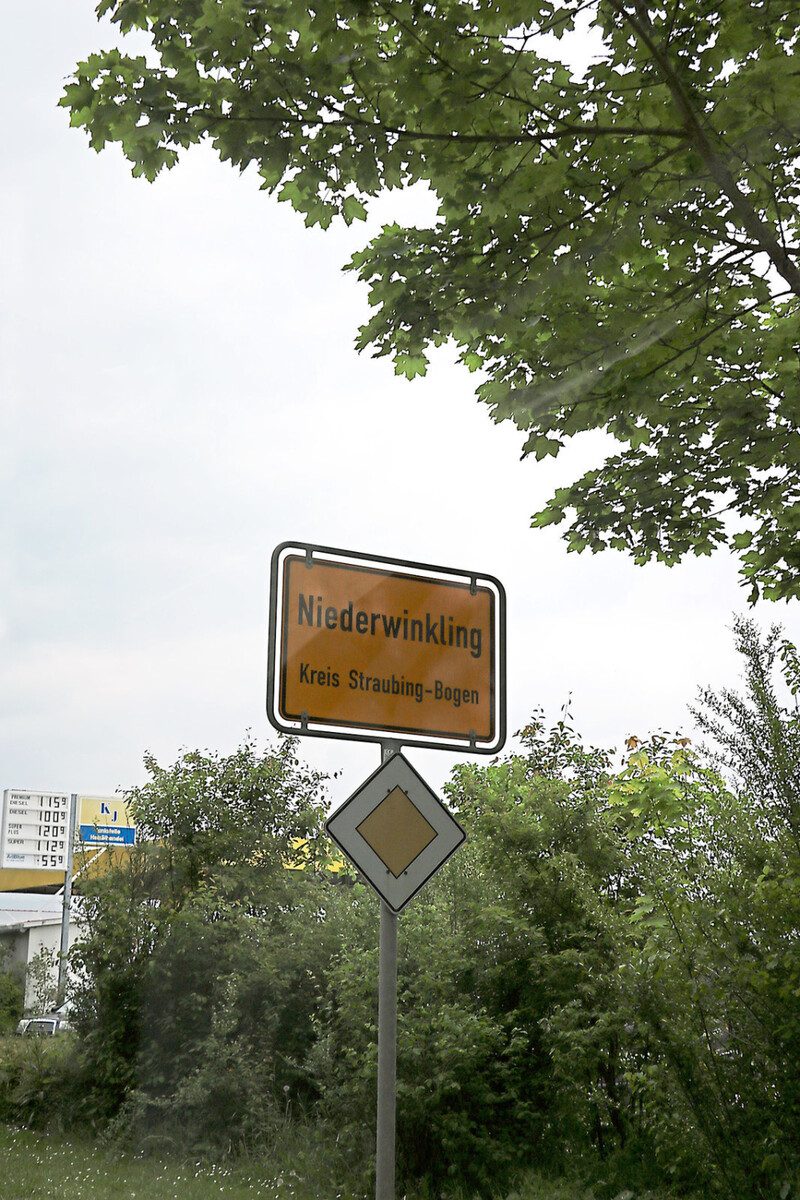 Bürgermeister Ludwig Waas informierte bei der Gemeinderatssitzung unter anderem über das Bauvorhaben "Betriebsgebäude bei der Kläranlage Niederwinkling". 