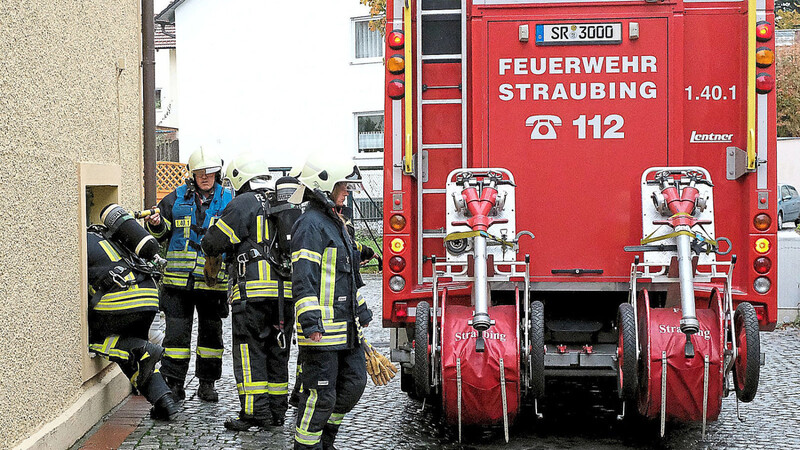 Eine glimmende Kühlanlage hatte die FFW Straubing schnell unter Kontrolle.