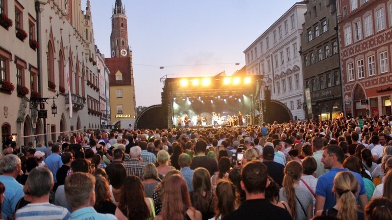 Am gestrigen Freitag fiel der Startschuss für das Landshuter Altstadtfest. Zwei bislang unbekannte Täter schlugen dabei über die Stränge. Die Polizei ermittelt. (Symbolbild)