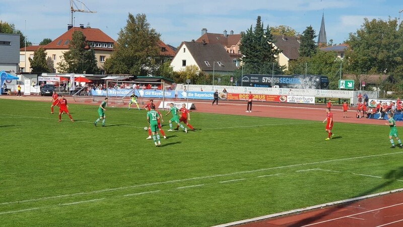 Die Löwen zu Gast beim Jubiläums-Kick in Rosenheim.