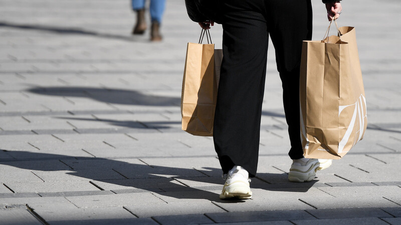 Seit Montag gilt: Liegt die Inzidenz zwischen 100 und 200, darf man mit negativem Schnelltest shoppen.