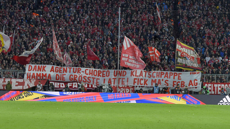 Das Banner der Bayern-Fans beim Spiel gegen Mainz.