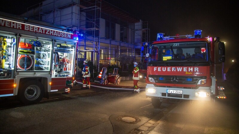 Obwohl das kaputte Ofenrohr ein "großes Hallo" an Feuerwehr-Einsatzkräften auslöste, ging die Sache letztlich glimpflich aus.