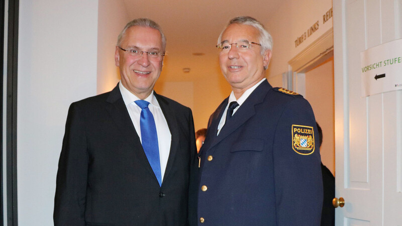 Innenminister Joachim Herrmann mit Landespolizeipräsident Wilhelm Schmidbauer.