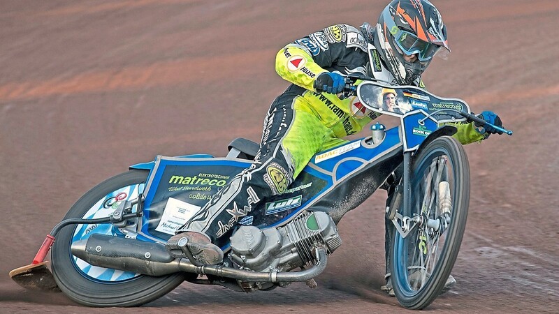 Der 14-jährige Maximilian Gammel auf seiner 250 ccm Maschine. Heute sind die Speedway-Maschinen weit mehr aerodynamisch verkleidet als noch vor 70 Jahren.