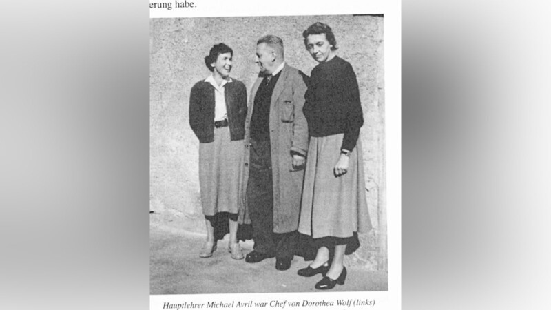 Das Oberalteicher Lehrertrio Dorothea Wolf, Hauptlehrer Michael Avril und Handarbeitslehrerin Margarete Jakel (von links).