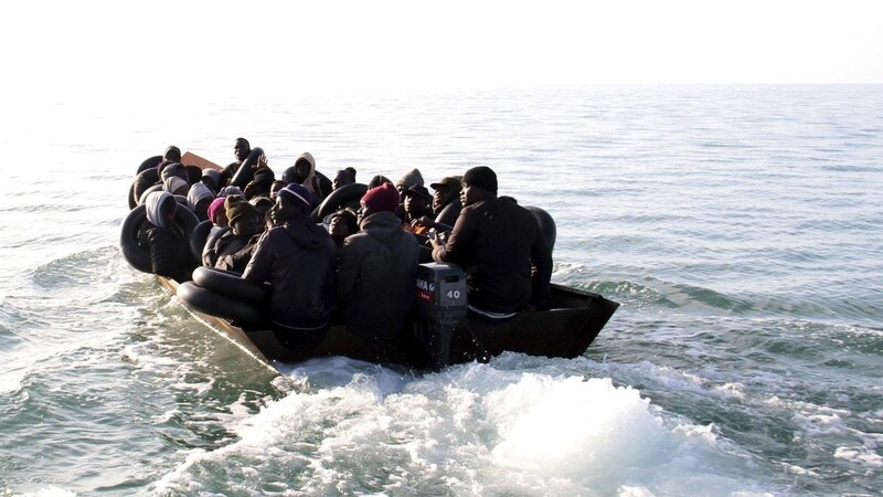 Immer mehr Menschen treten die gefährliche Überfahrt über das Mitttelmeer an und versuchen auf diesem Weg, nach Europa zu kommen. Die geplante EU-Asyleform soll das verhindern.