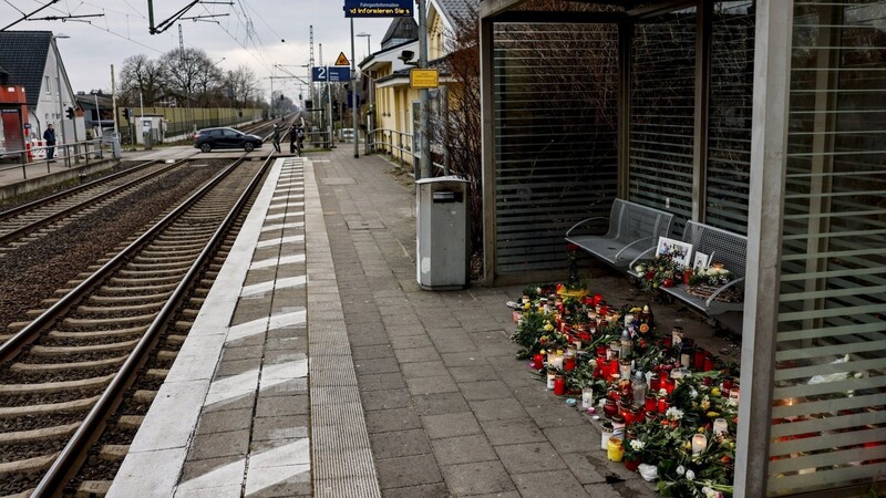 Die Messerattacke in einem Regionalzug von Kiel nach Hamburg hätte möglicherweise verhindert werden können, wenn der Informationsfluss reibungslos funktioniert hätte.