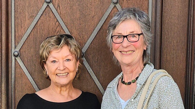 Marianne Adam (links) und Elisabeth Pongratz sind Hospizbegleiterinnen beim Hospizverein und unterstützen Menschen in einer besonderen Zeit ihres Lebens.