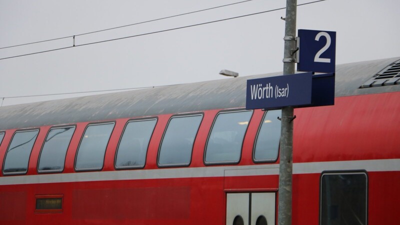 Zwischen den Bahnhöfen in Wörth und Loiching soll ein rund sieben Kilometer langer zweigleisiger Abschnitt entstehen.