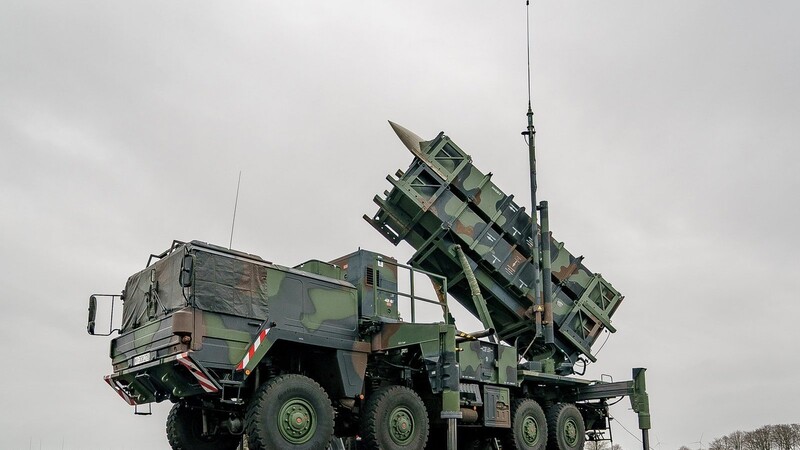Startgerät des Flugabwehrraketensystems Patriot der Bundeswehr. Ein drittes System soll bald in der Ukraine stehen.
