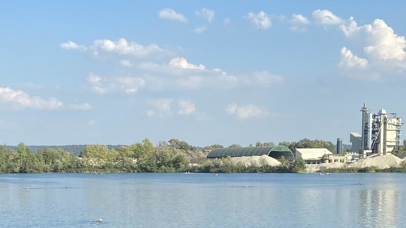 Einsatz am Mossandl-Weiher: Zum Glück nur ein Fehlalarm.