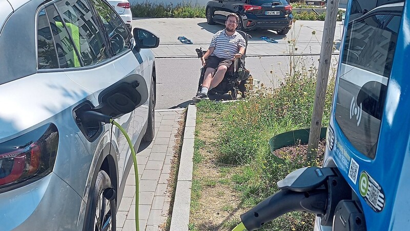 Regensburgs Inklusionsbeauftragter Frank Reinel sieht bei E-Ladesäulen Nachholbedarf beim Thema Inklusion und viele Barrieren im Alltag.