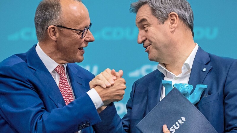 Die Parteichefs Friedrich Merz (CDU, l.) und Markus Söder (CSU) wollen nach den Ost-Landtagswahlen im September ausmachen, wer Kanzlerkandidat der Union wird.
