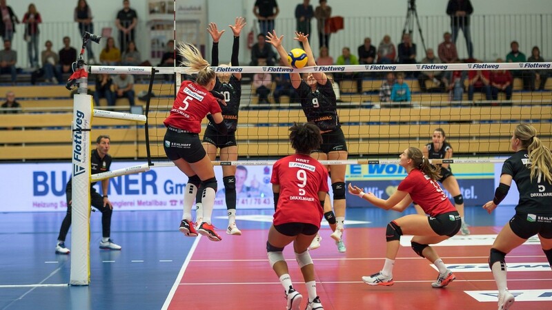 Im Hinspiel haben die Roten Raben Vilsbiburg knapp mit 2:3 gegen die Ladies in Black Aachen verloren. Aufgrund mehrerer Corona-Fälle bei Aachen muss Vilsbiburg noch warten, bis sie sich für die Heimspielniederlage revanchieren können.