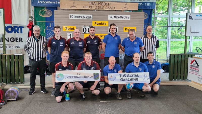 Der FC Untertraubenbach (links) und der TuS Alztal Garching trennten sich mit einem 5:5-Remis.