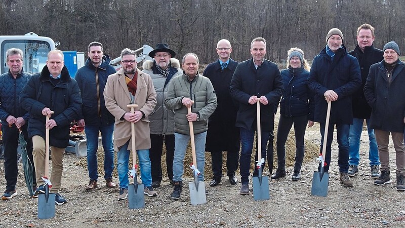 Spatenstich für das 5,7 Millionen Euro-Projekt an der Schermauer Straße.