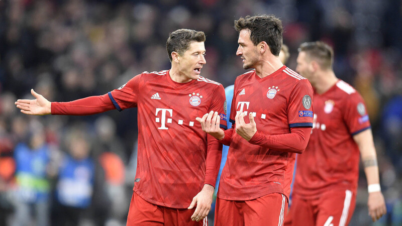 Völlig bedient: Robert Lewandowski (li.) und Mats Hummels nach dem Champions-League-Aus des FC Bayern.