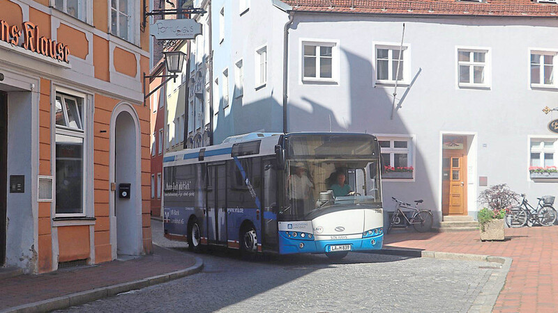 Busse in der Kirchgasse sind wohl vom Tisch. Den Alternativvorschlag - die Führung der Linie 7 über die Spiegelgasse in die eine und durch den Tunnel in die andere Richtung - beraten vor einer Entscheidung die Fraktionen. 