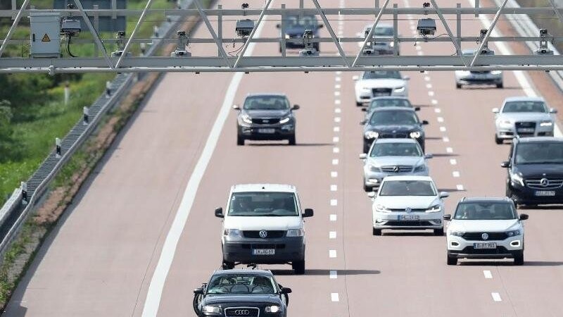 Nach einem Crash auf der A93 bei Abensberg war die Autobahn Richtung Regensburg zeitweise gesperrt. (Symbolbild)