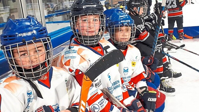 Zufriedene Gesichter bei der U 11 des DSC: Auch beim Turnier in Nürnberg blieb die Mannschaft ungeschlagen.