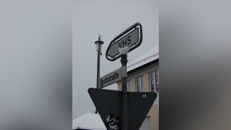 Der Mast in der Poststraße wurde mit neuen Sendern ausgerüstet (Foto: sr)