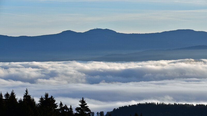 Morgendlicher Blick von Sankt Englmar/Hinterwies nach Osten zum Arberkamm.