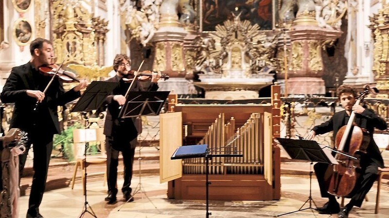 Instrumentalensemble bei der Triosonate Nr. 1 von Domenico.